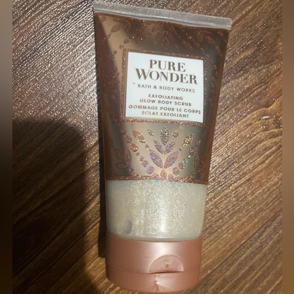 Bath and Body Works - Picture 1 of 2